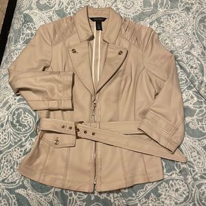 Sexy body favoring 🧥